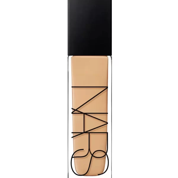 Natural Radiant Longwear Foundation • 30 Ml2